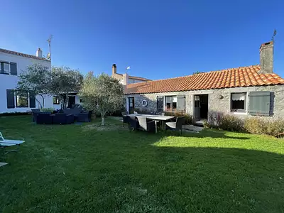 Maison, 166 m²
