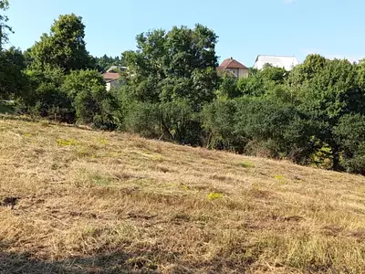 Terrain, 2 740 m²