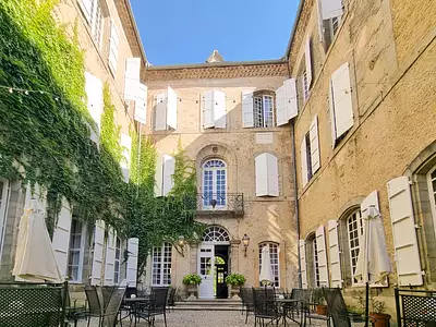 Maison, 825 m²