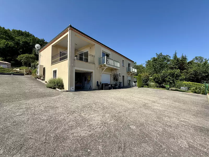 Maison, 235 m²