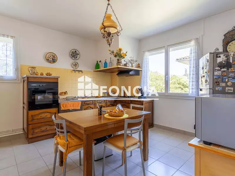 Maison, 180 m²