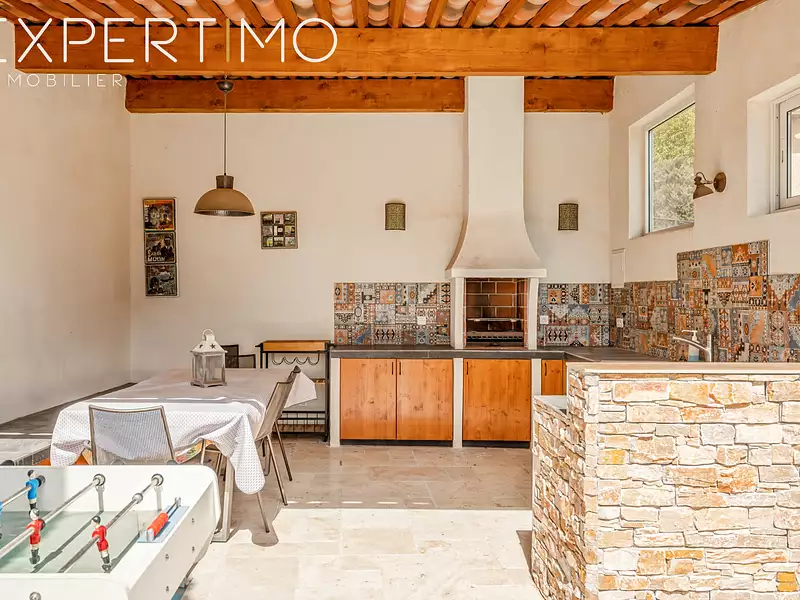 Maison, 167 m²