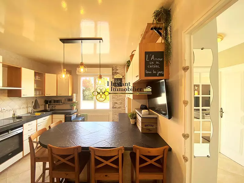 Maison, 225 m²