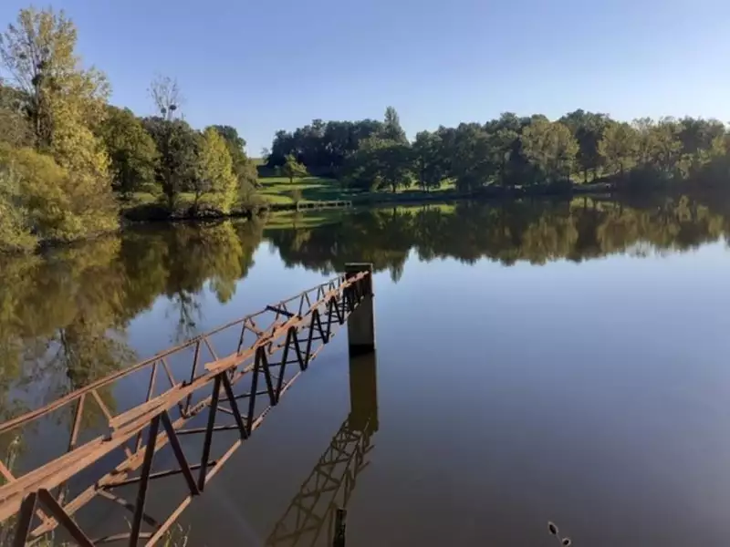 Terrain, 300 000 m²