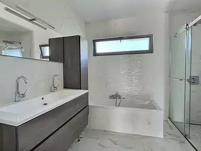 Maison, 240 m²