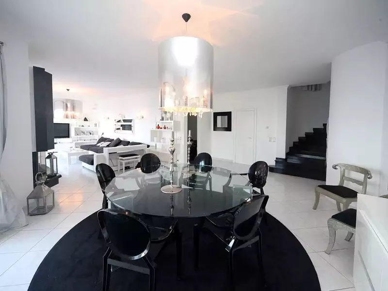 Maison, 457 m²