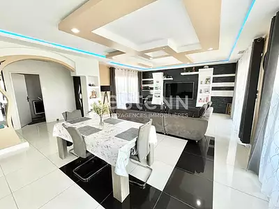 Maison, 161 m²