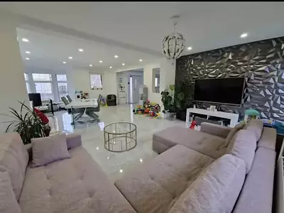 Maison, 170 m²