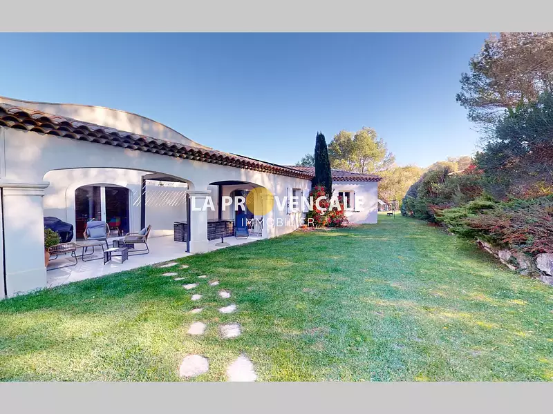 Maison, 280 m²