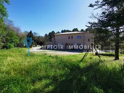 Maison, 235 m²