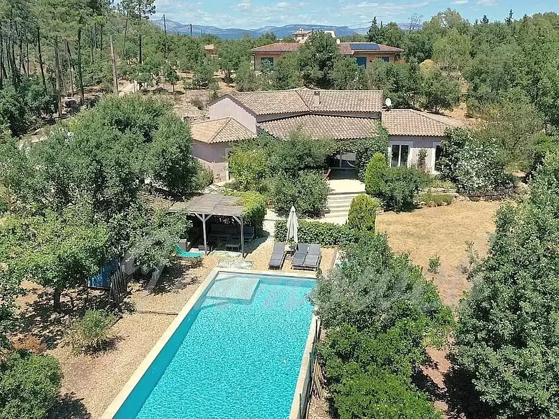 Maison, 240 m²