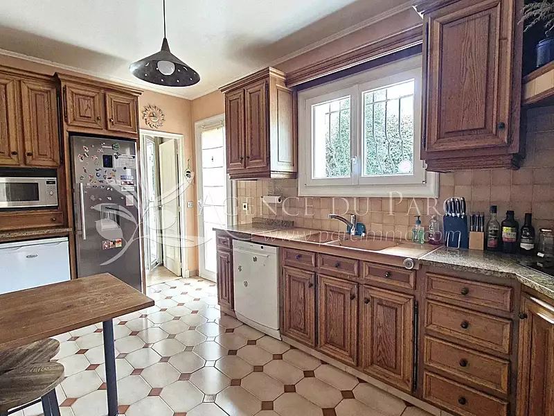 Maison, 180 m²