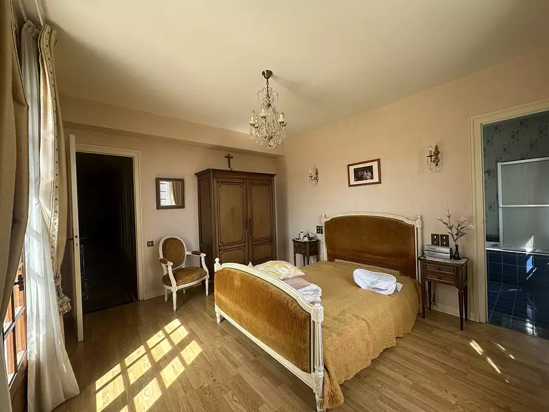 Maison, 280 m²