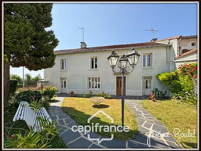 Maison, 196 m²
