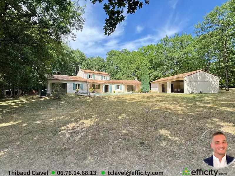 Maison, 215 m²