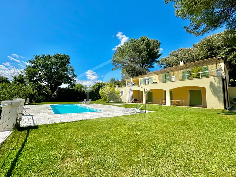 Maison, 326 m²
