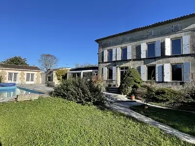 Maison, 242 m²