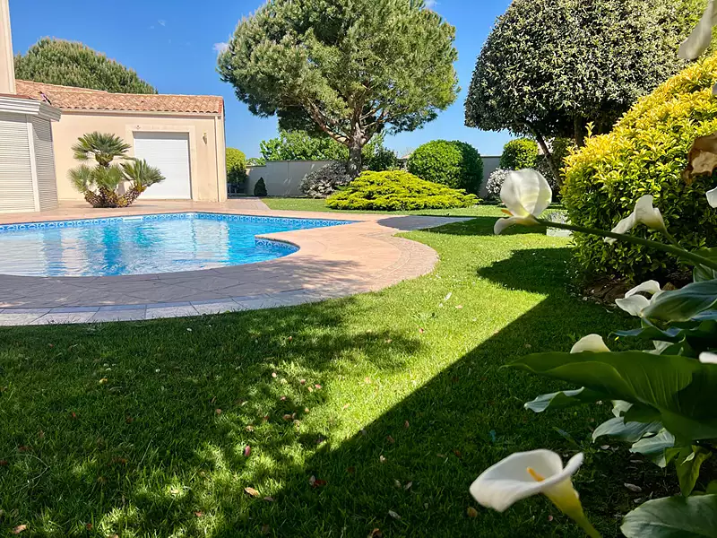 Maison, 256 m²
