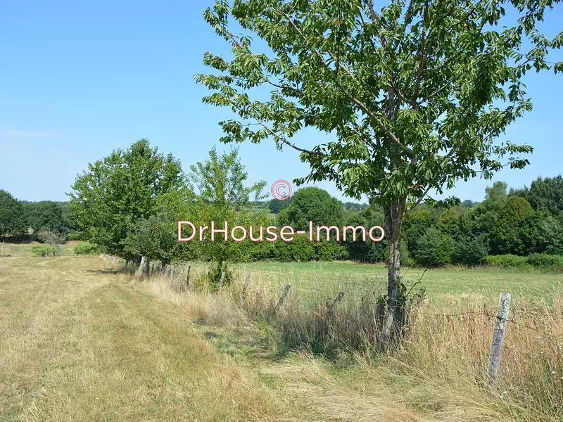 Terrain, 11 100 m²