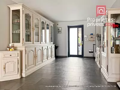 Maison, 319 m²
