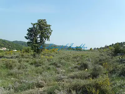 Terrain, 3 328 m²