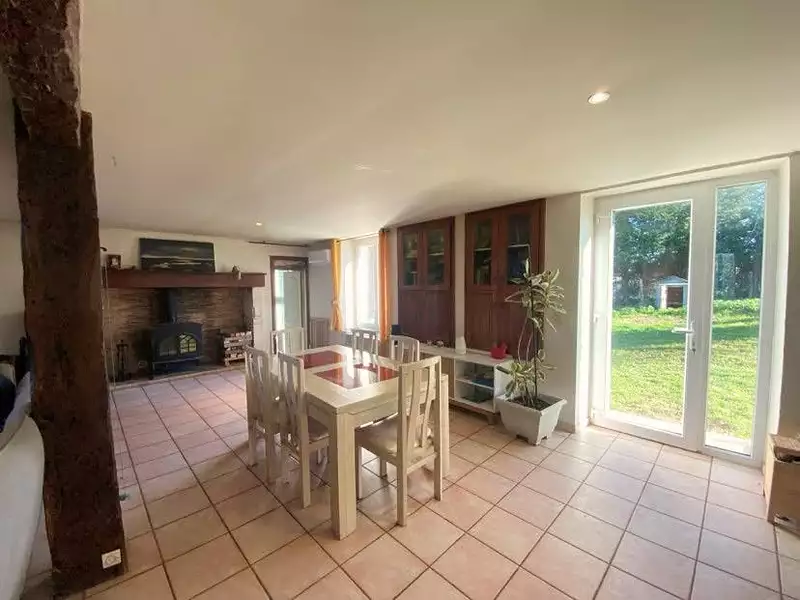 Maison, 225 m²