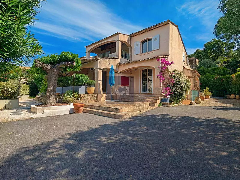 Maison, 356 m²