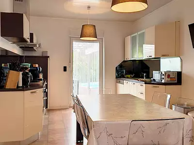Maison, 190 m²