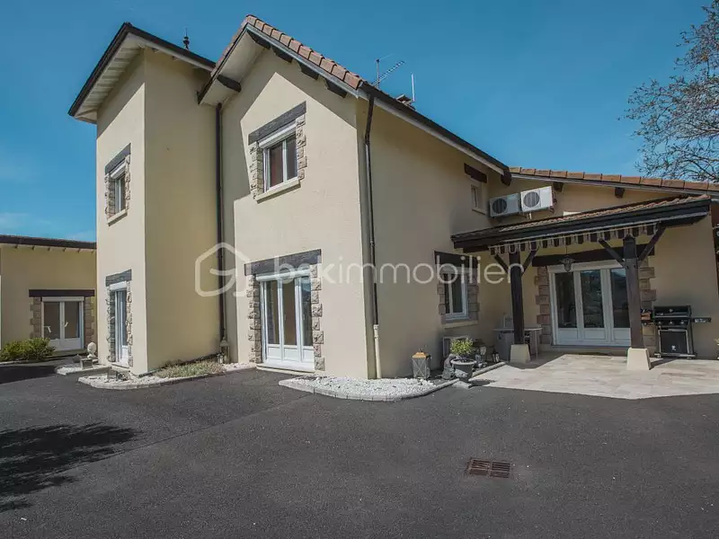 Maison, 280 m²