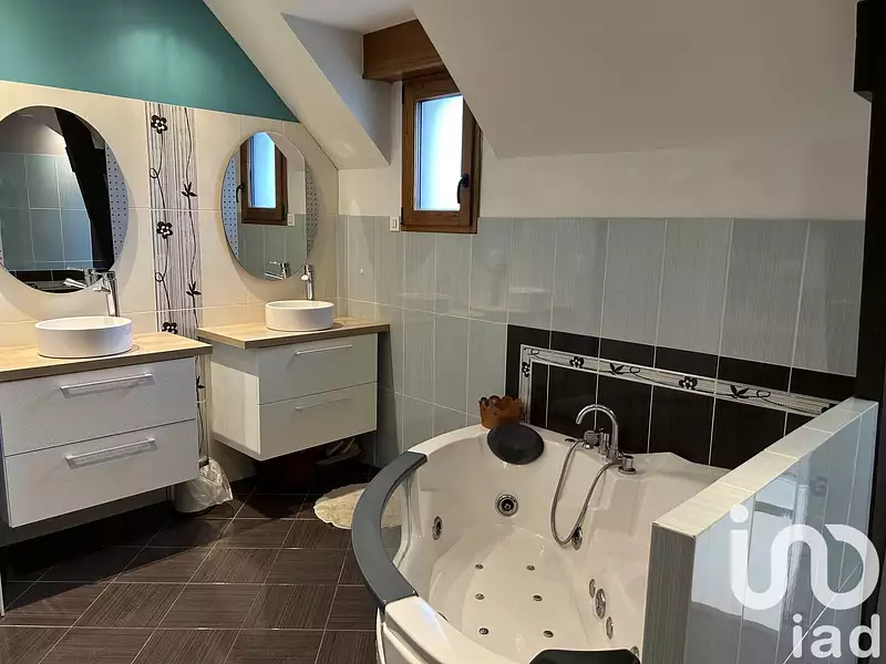 Maison, 323 m²