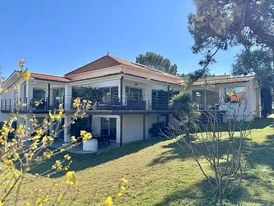 Maison, 235 m²