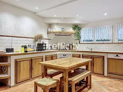 Maison, 257 m²