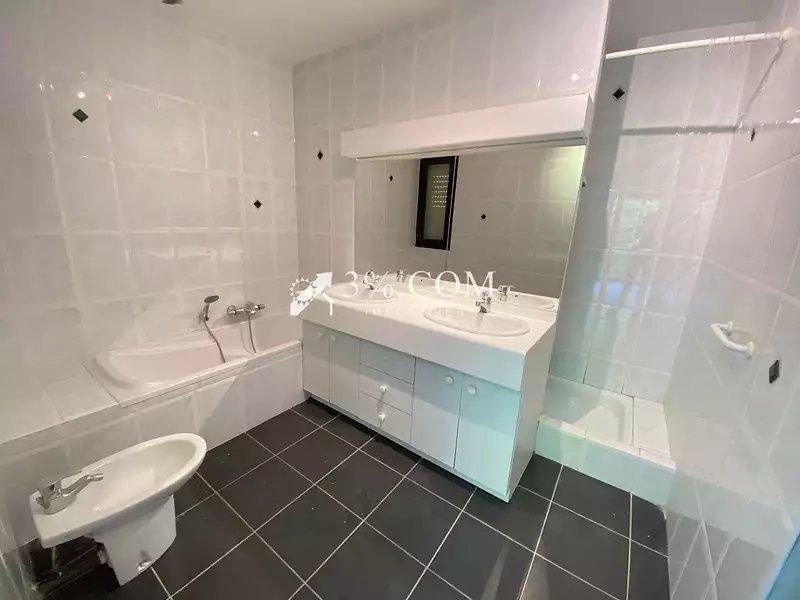 Maison, 270 m²