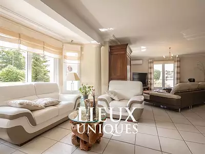 Maison, 240 m²