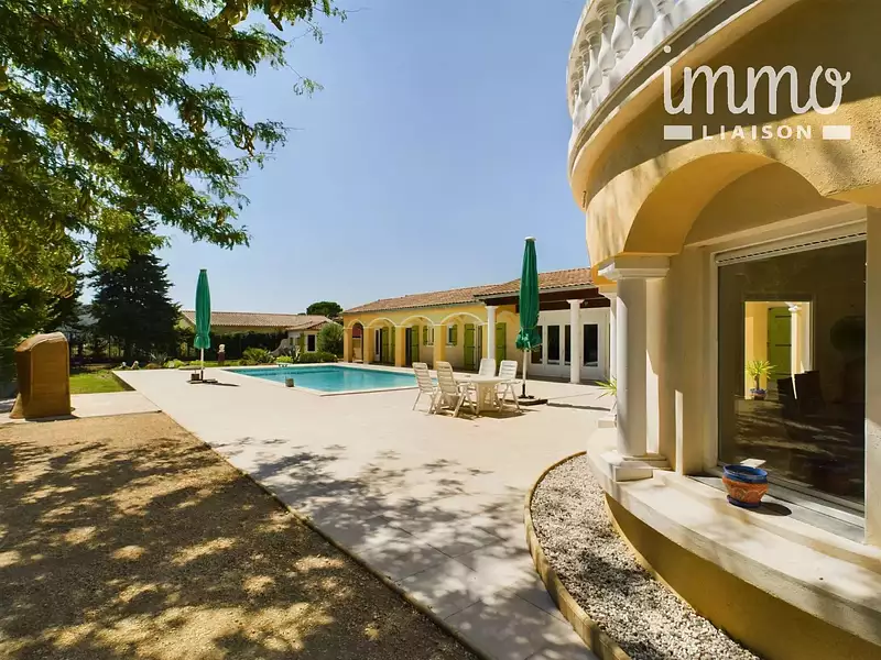 Maison, 230 m²