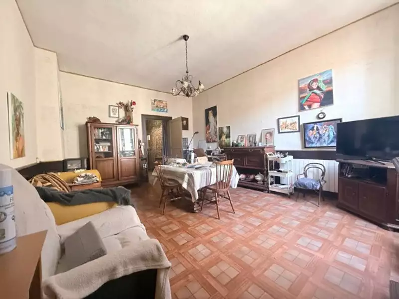 Immeuble, 215 m²