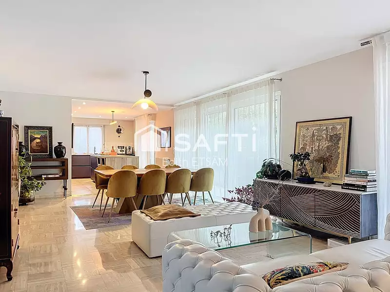 Maison, 216 m²