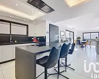 Maison, 235 m²