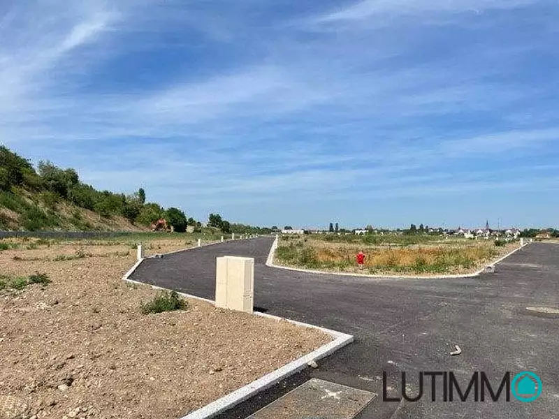 Terrain, 739 m²