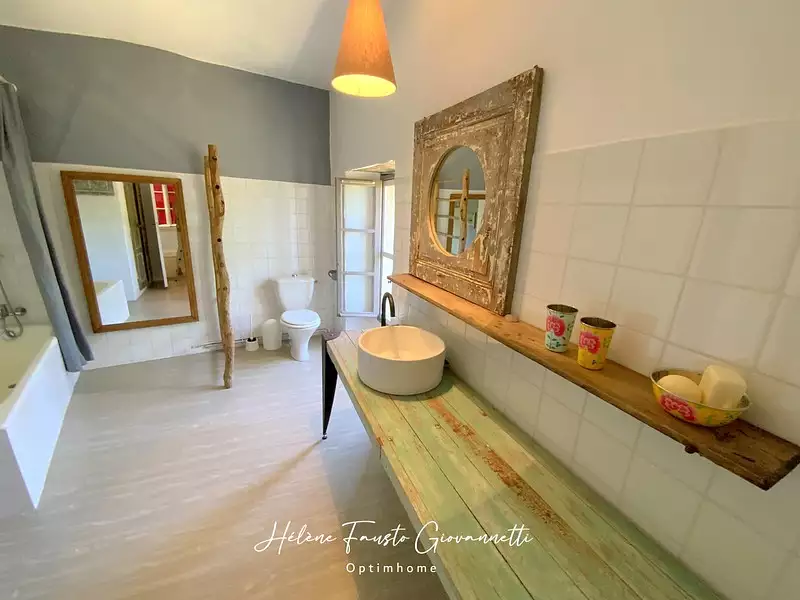 Maison, 235 m²