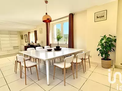 Maison, 323 m²
