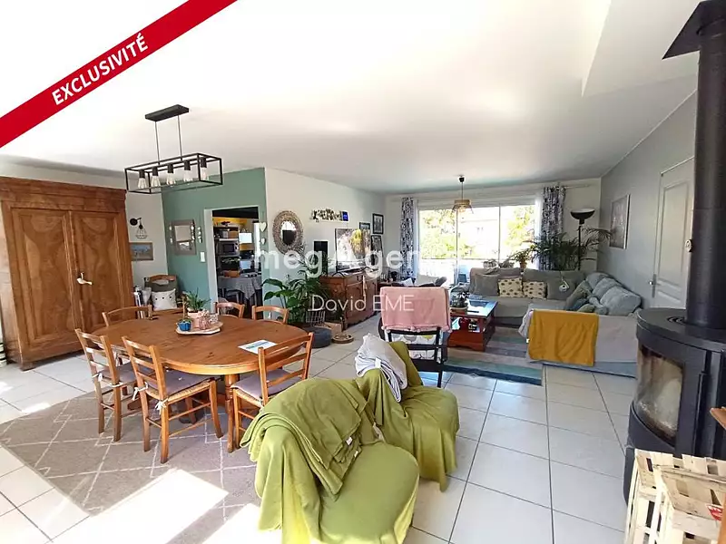 Maison, 240 m²