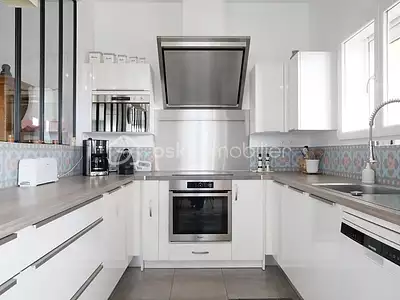 Maison, 168 m²