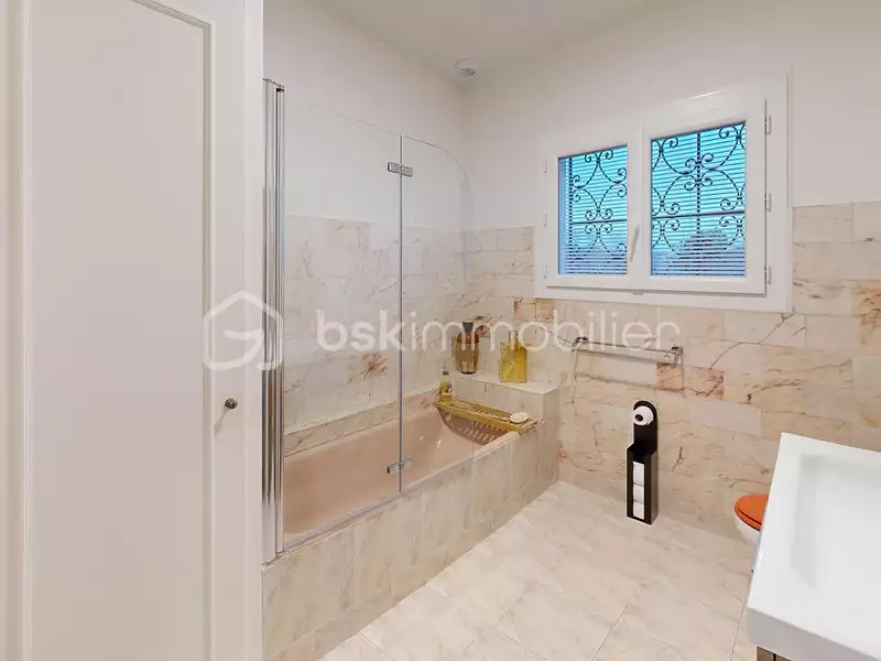 Maison, 213 m²