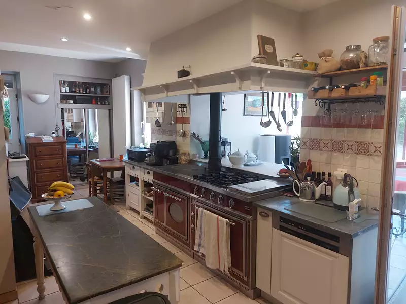 Maison, 240 m²
