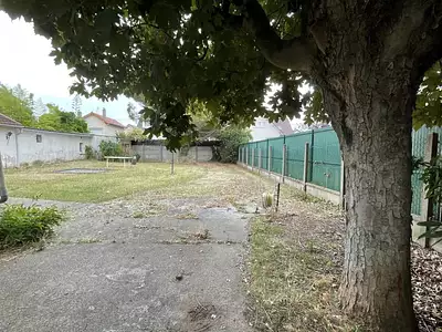 Terrain, 379 m²
