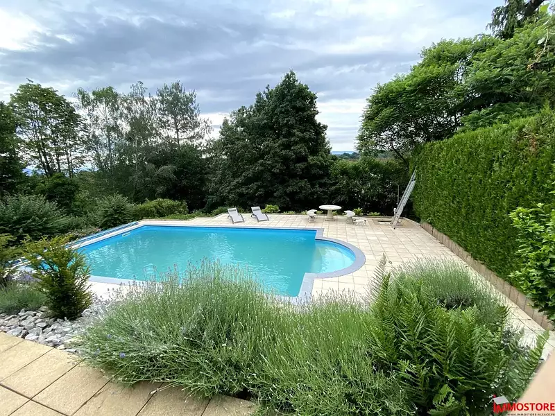 Maison, 195 m²