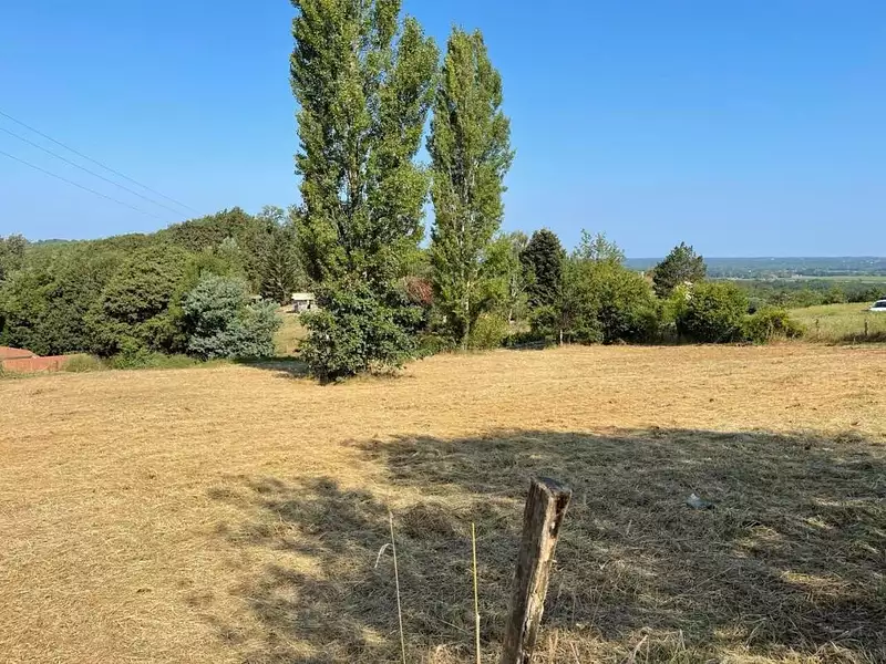 Terrain, 1 747 m²
