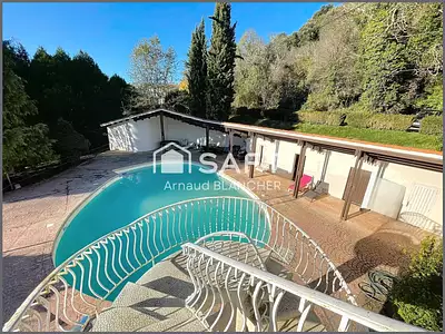Maison, 230 m²