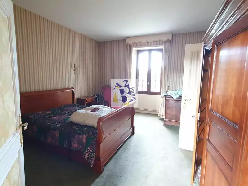 Maison, 221 m²